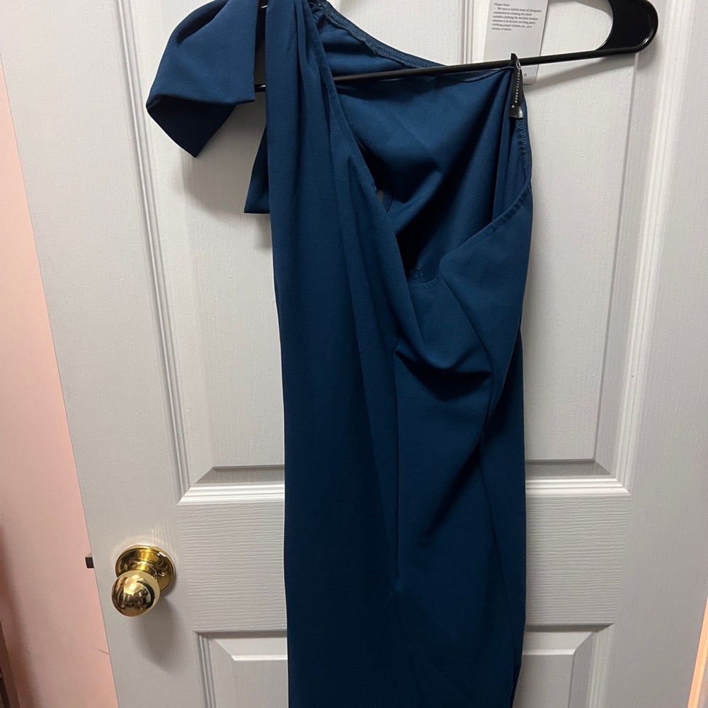Elegant One-Shoulder Blue Dress